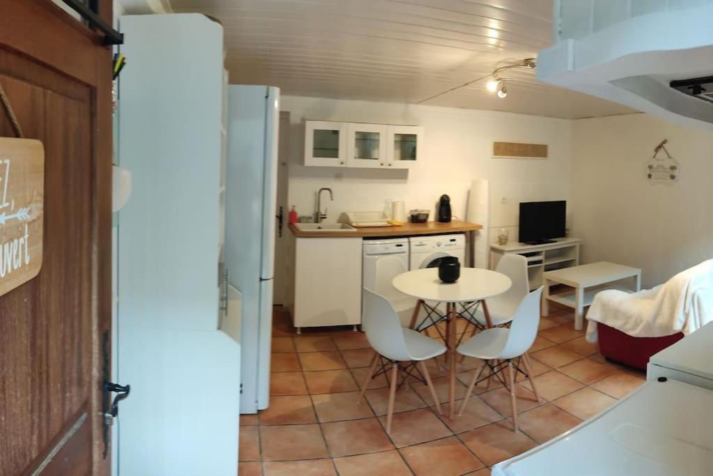 Appartement En Rez De Jardin Et Terrasse Ds Villa Hyères Exteriér fotografie
