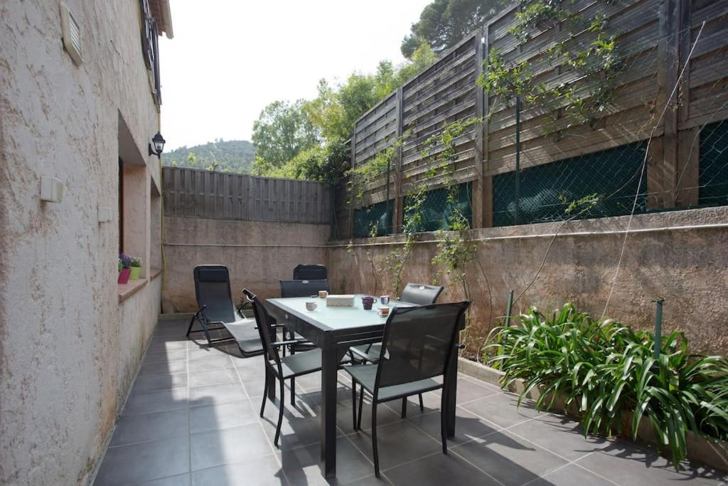 Appartement En Rez De Jardin Et Terrasse Ds Villa Hyères Exteriér fotografie